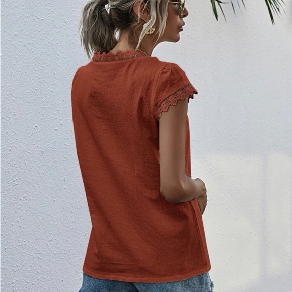 SHEIN guipure lace trim solid blouse - Picture 2 of 4